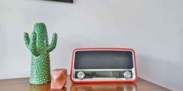 A História do Rádio no Brasil: Da Elite ao Meio de Massa - Cover Image